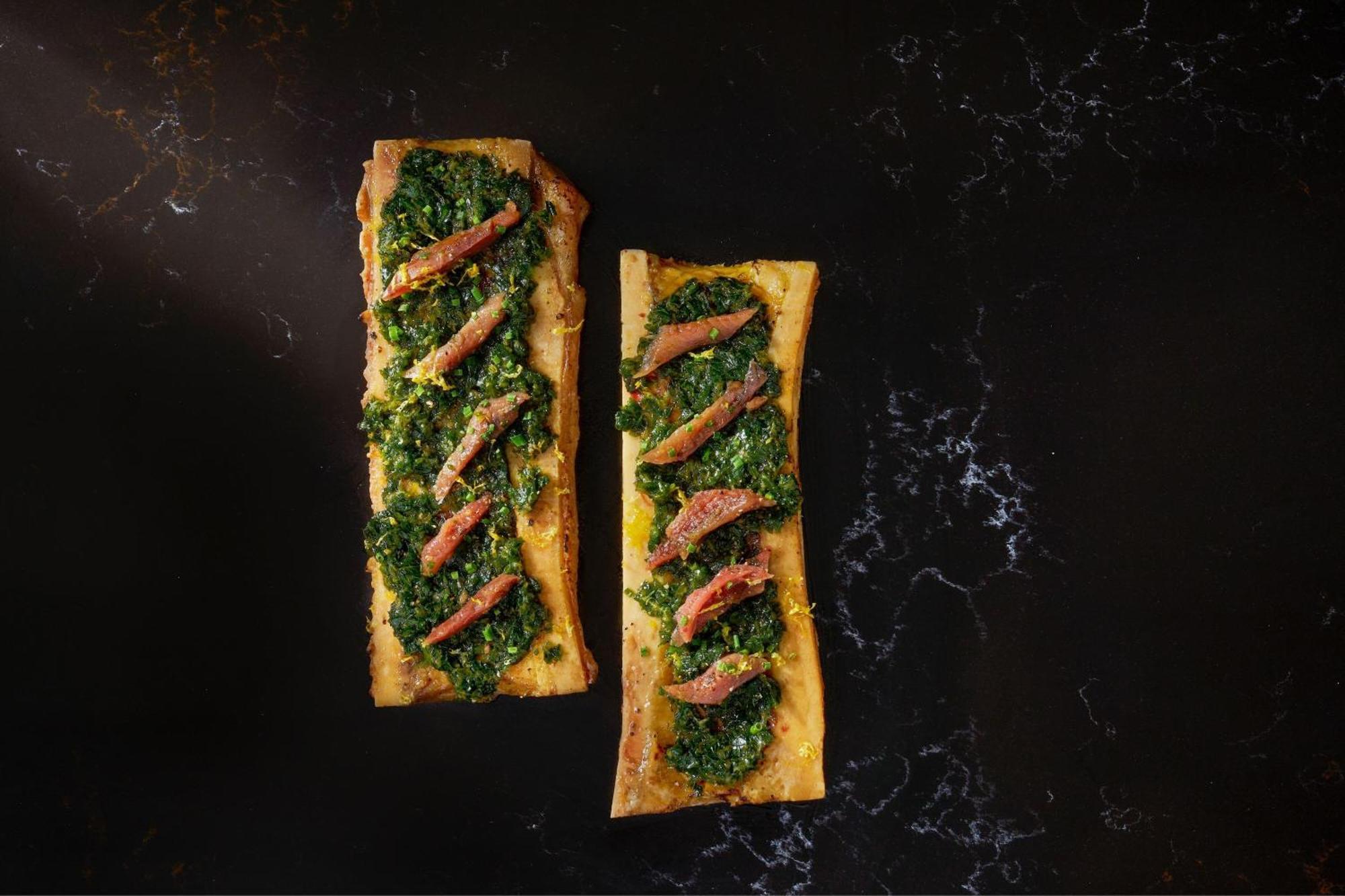 W Singapore - Sentosa Cove Exterior foto A flatbread with anchovies