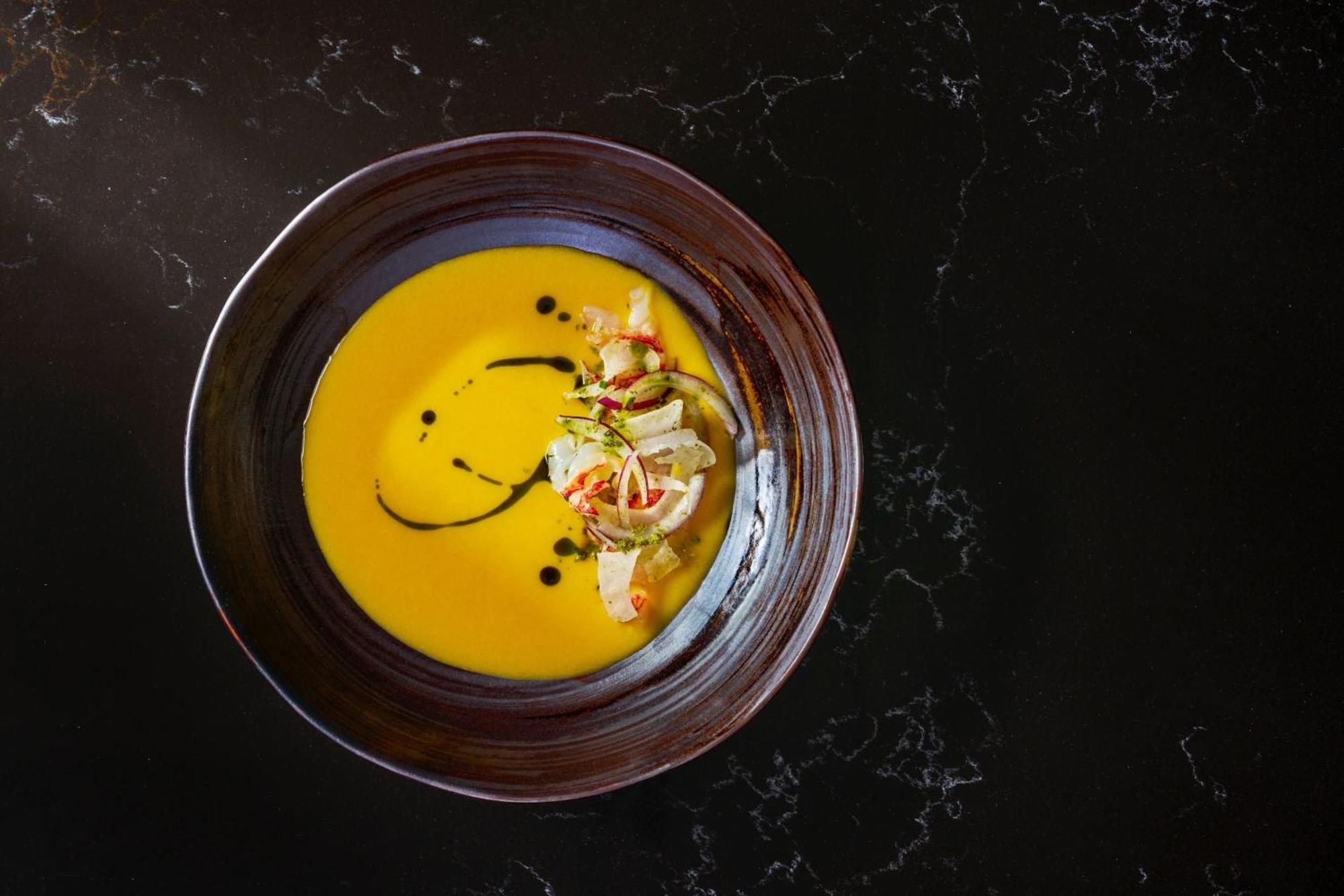 W Singapore - Sentosa Cove Exterior foto A bowl of carrot soup