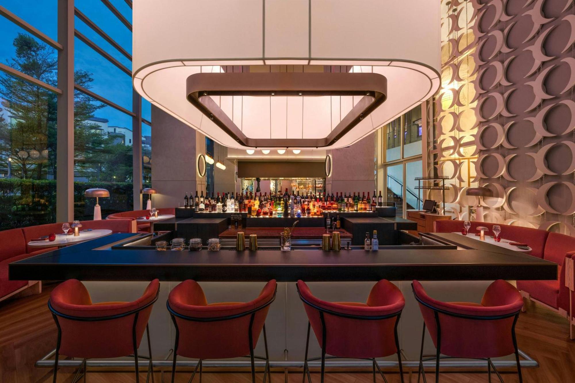 W Singapore - Sentosa Cove Exterior foto The bar at the hotel